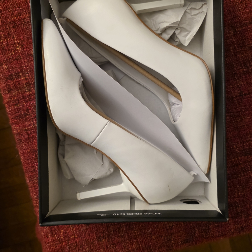 INC International Concepts White Pointed Heels - Picture 8 of 8